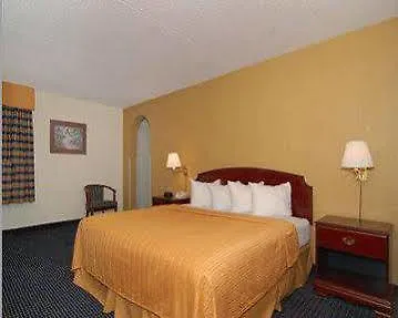 Quality Inn Charlotte Szálloda